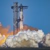 „SpaceX“ nepavyko „pagauti“ savo raketos greitintuvo