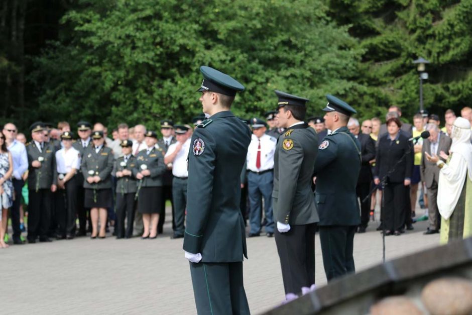 Prezidentė: Medininkų žudynių auka įpareigoja būti budriems 