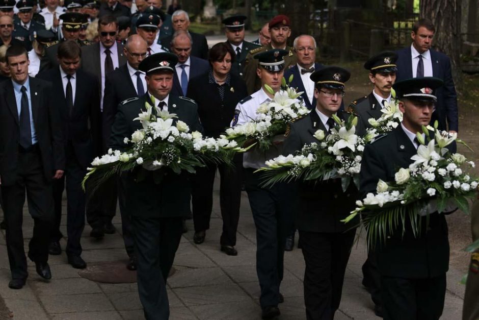 Prezidentė: Medininkų žudynių auka įpareigoja būti budriems 