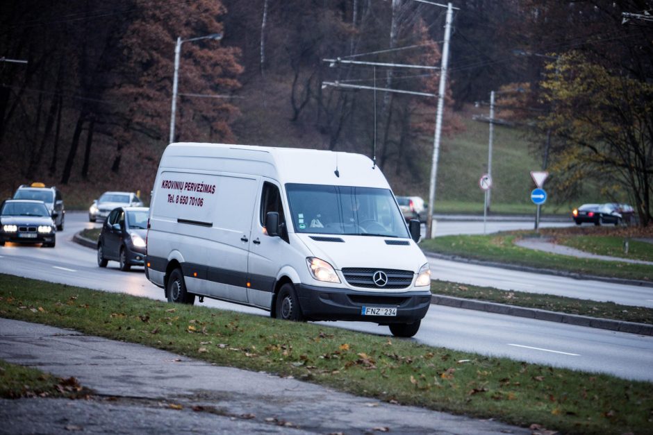 Daugiau nei trečdalis greitį viršijusių vairuotuojų – su BMW