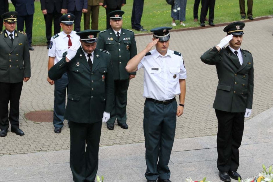 Prezidentė: Medininkų žudynių auka įpareigoja būti budriems 