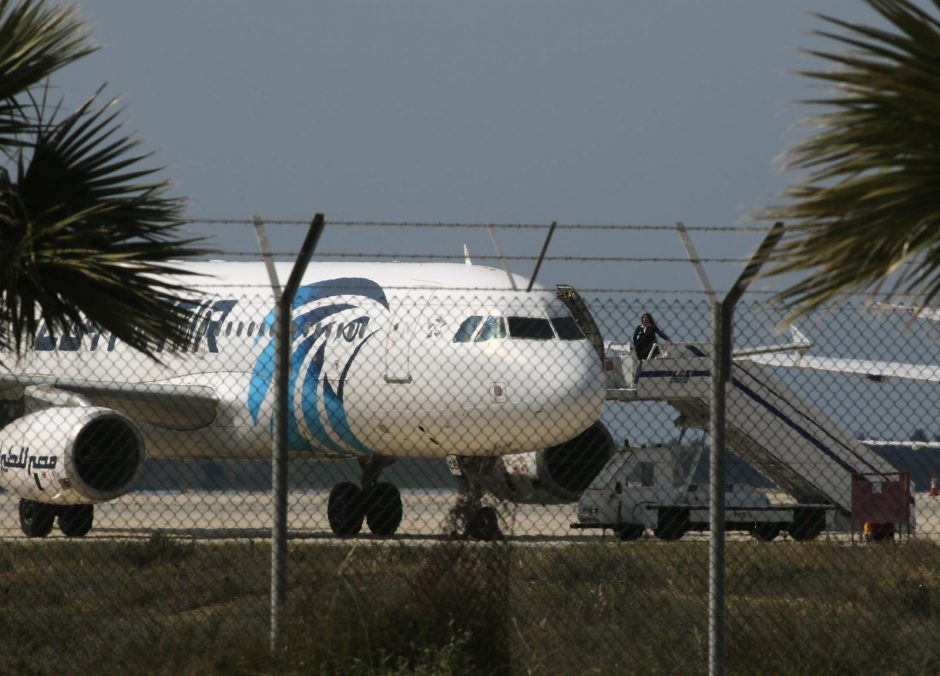 Kipro ministerija: „EgyptAir“ lėktuvo pagrobėjas – psichiškai nestabilus