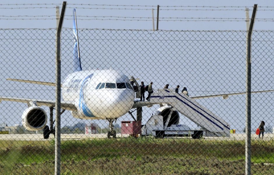 Kipro ministerija: „EgyptAir“ lėktuvo pagrobėjas – psichiškai nestabilus