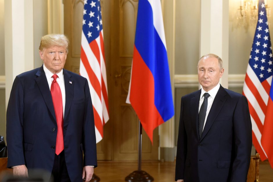 Su V. Putinu susitikęs D. Trumpas giria labai gerą pradžią