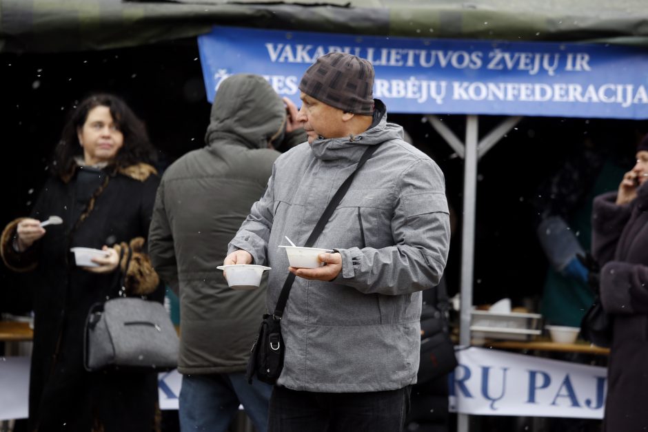 Žvejų ir jūrininkų vaišių neliko per valandą