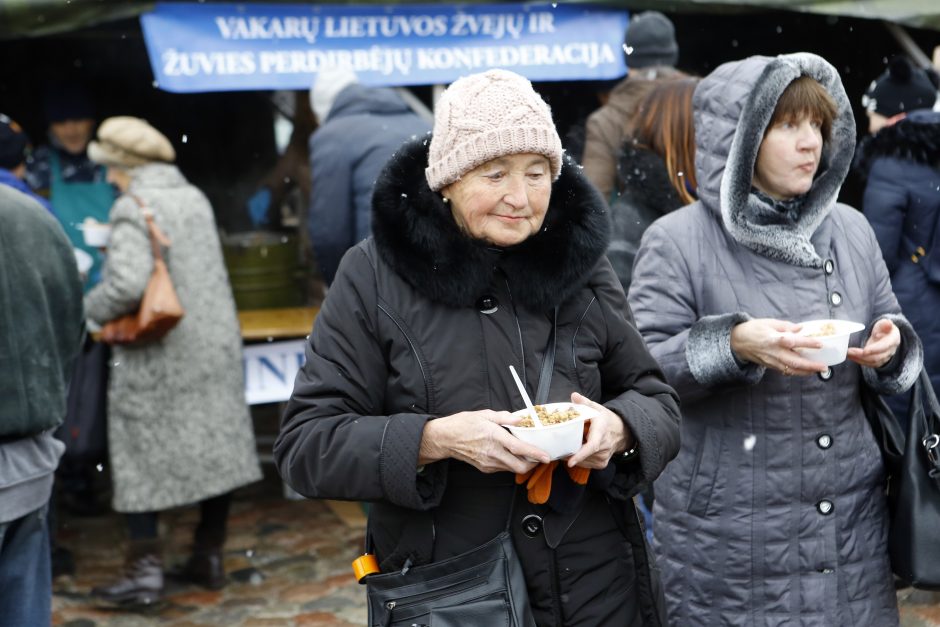 Žvejų ir jūrininkų vaišių neliko per valandą