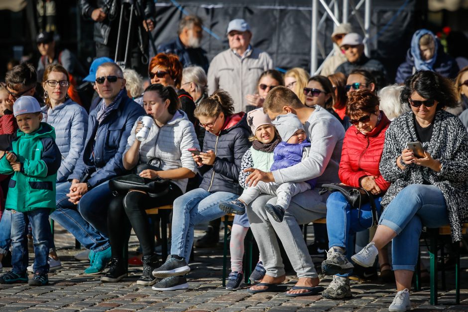 Teatro aikštę okupavo menininkai iš užsienio 