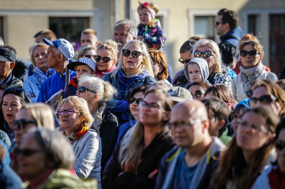 Teatro aikštę okupavo menininkai iš užsienio 