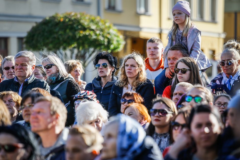 Teatro aikštę okupavo menininkai iš užsienio 