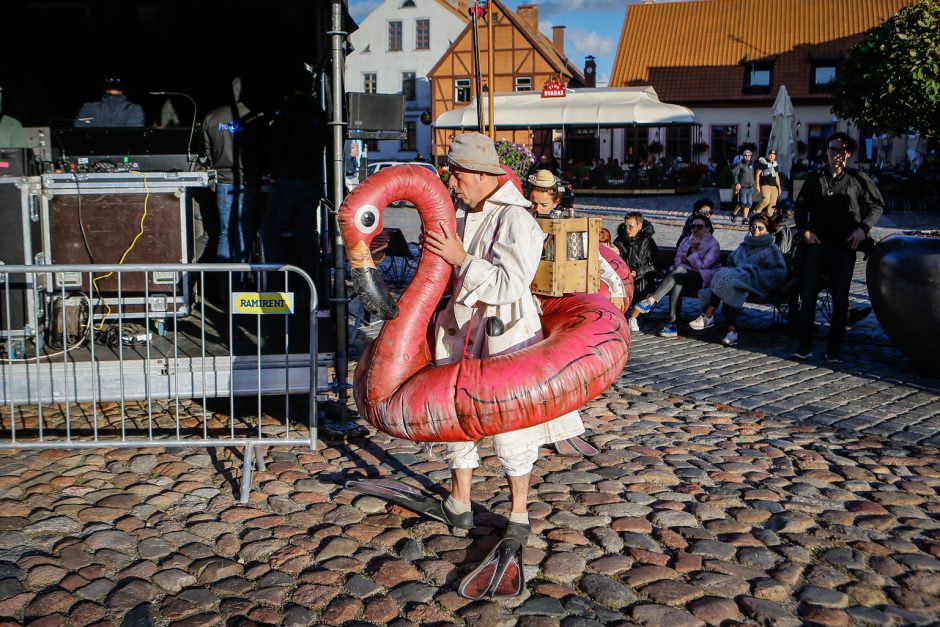 Teatro aikštę okupavo menininkai iš užsienio 