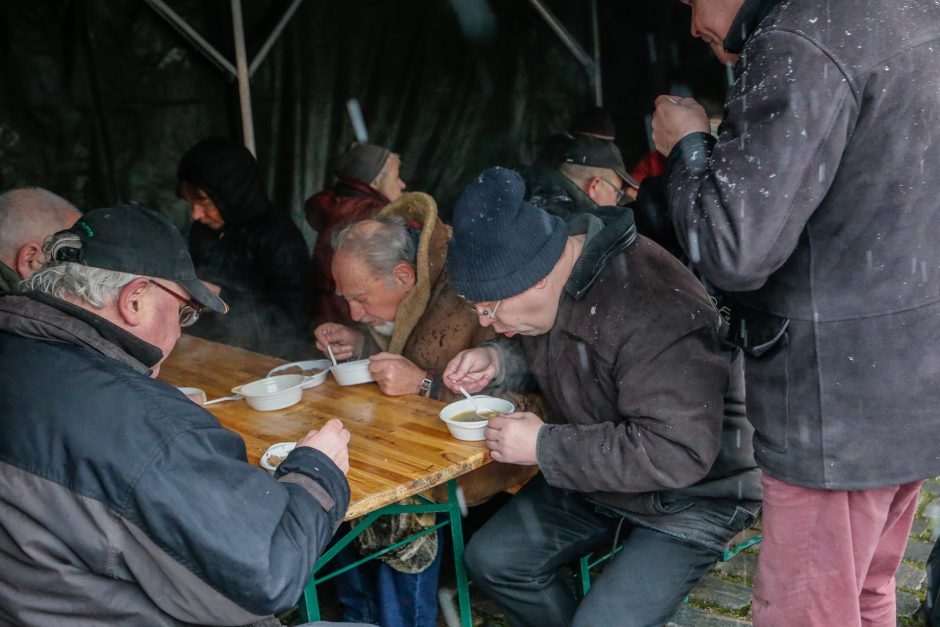 Prie Klaipėdos eglutės kvepėjo žuviene ir koše