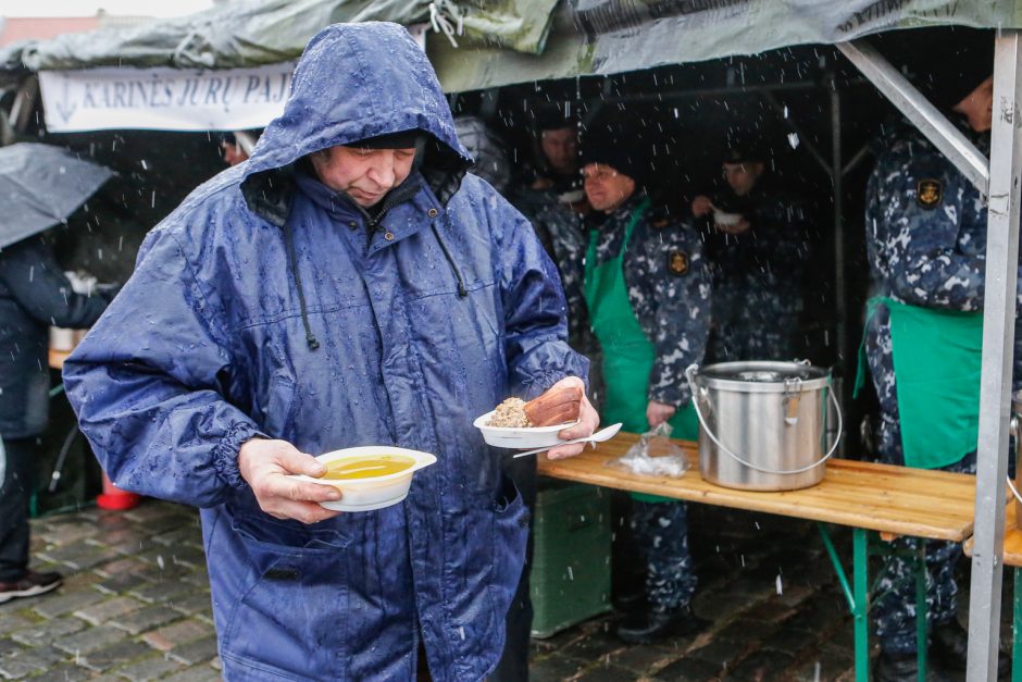 Prie Klaipėdos eglutės kvepėjo žuviene ir koše