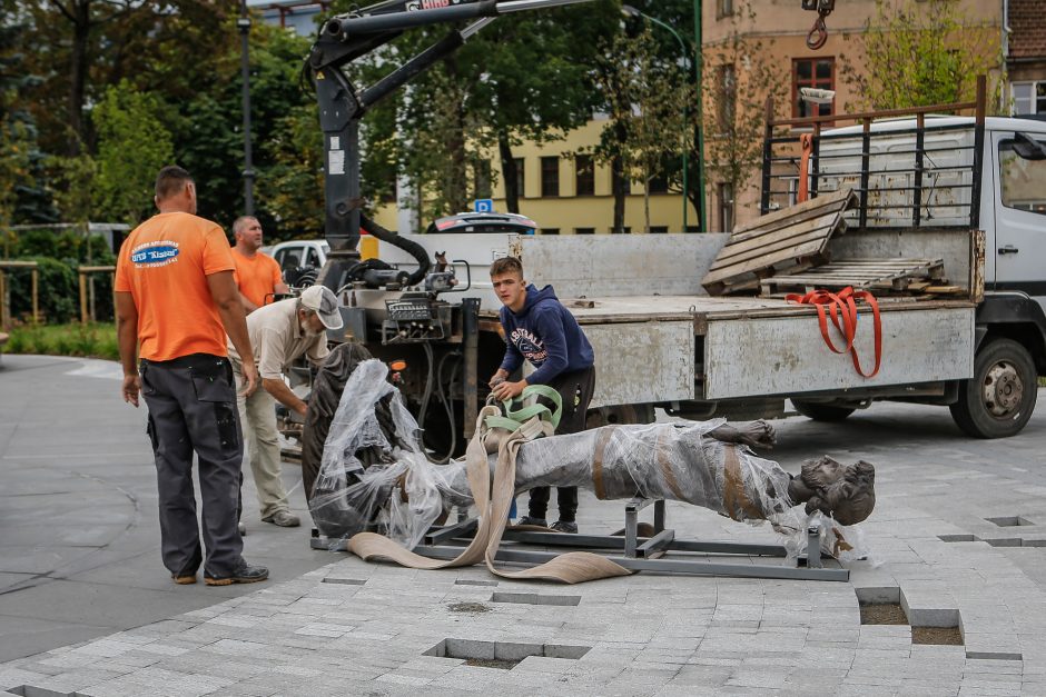 Klaipėdoje iškilo paminklas Vydūnui