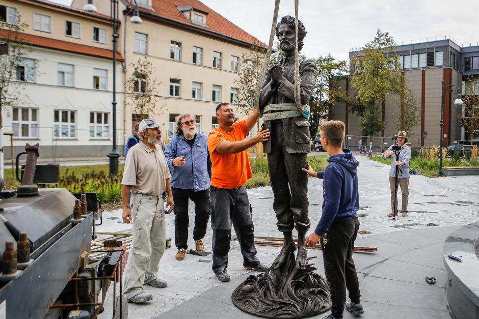 Klaipėdoje iškilo paminklas Vydūnui