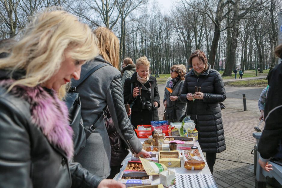 Į Skulptūrų parką sukvietė „Vynerio arbatėlė“