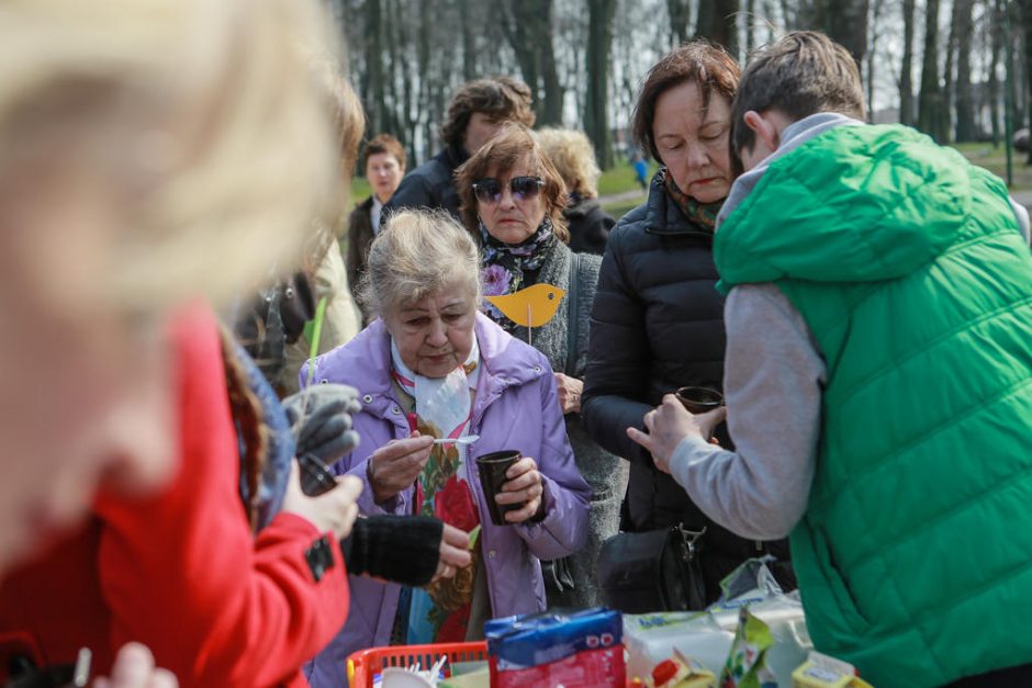 Į Skulptūrų parką sukvietė „Vynerio arbatėlė“