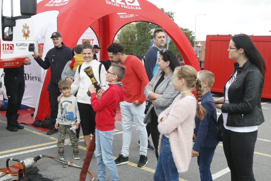 „Švyturio“ arenoje šurmuliavo sporto ir būrelių mugė