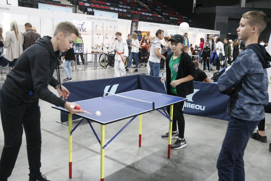 „Švyturio“ arenoje šurmuliavo sporto ir būrelių mugė