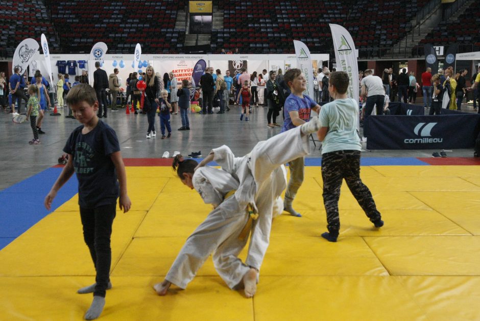 „Švyturio“ arenoje šurmuliavo sporto ir būrelių mugė