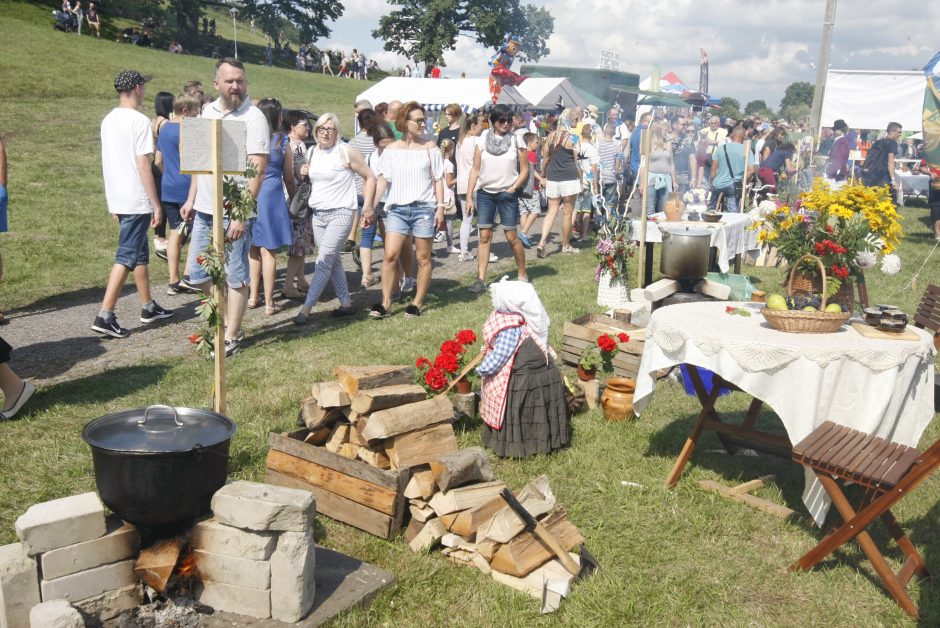 Gargžduose pakvipo cepelinais – vyksta virimo čempionatas