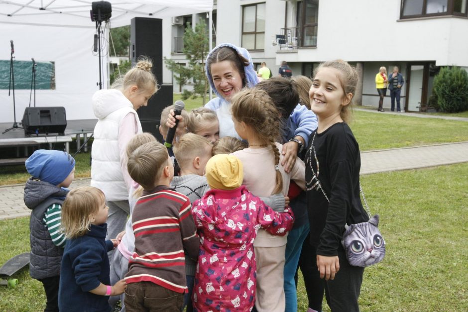 Gyventojus suvienijo kaimynų šventė