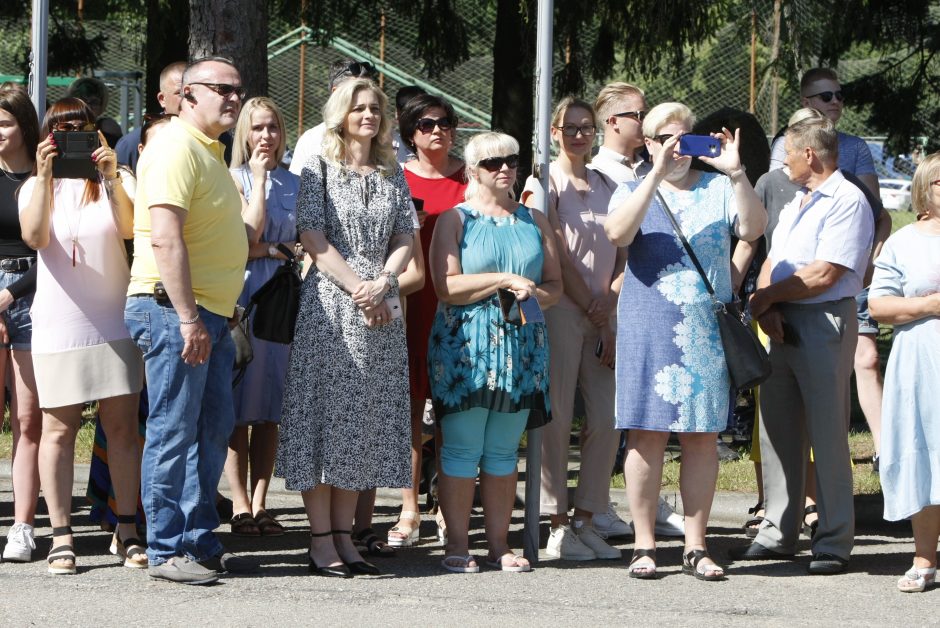 Klaipėdos Dragūnų batalione – vadų pasikeitimas ir šauktinių išlydėtuvės