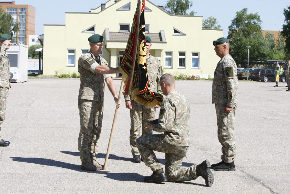 Klaipėdos Dragūnų batalione – vadų pasikeitimas ir šauktinių išlydėtuvės