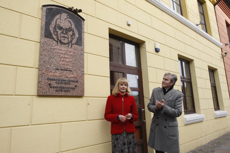 Legendiniam aktoriui V. Kancleriui – memorialinė lenta