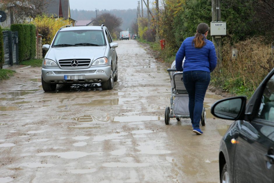 Dėl arimais tapusio kelio Klaipėdos rajone žmonės rengiasi protestui