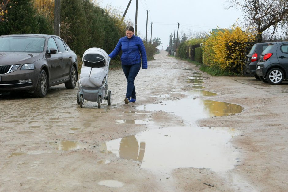 Dėl arimais tapusio kelio Klaipėdos rajone žmonės rengiasi protestui