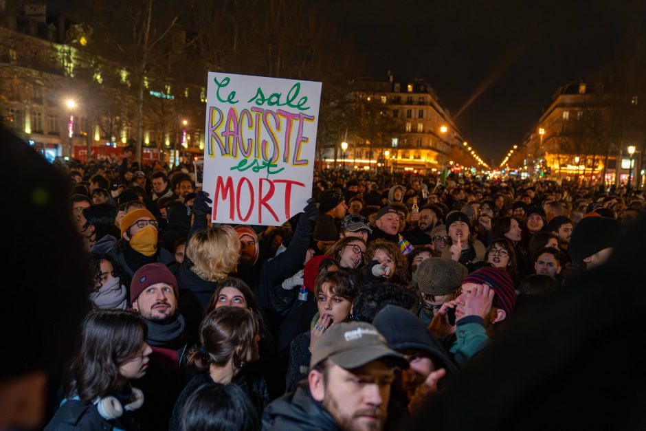 Buvęs kraštutinių dešiniųjų lyderis Le Penas ir po mirties skaldo Prancūziją