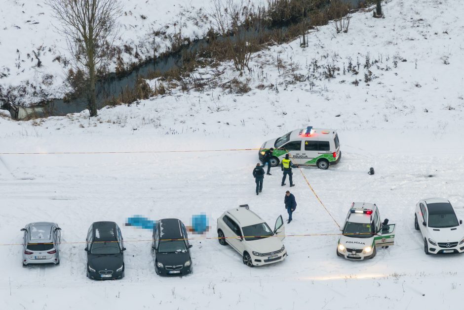 Siaubas Elektrėnų rajone: vyras nušovė sutuoktinę, sužeidė jos dukrą ir nusižudė pats