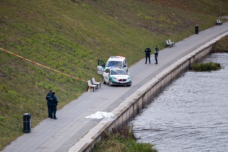 Neryje ugniagesiai rado nuskendusį žmogų: įtariama, kad tai – dingęs paauglys