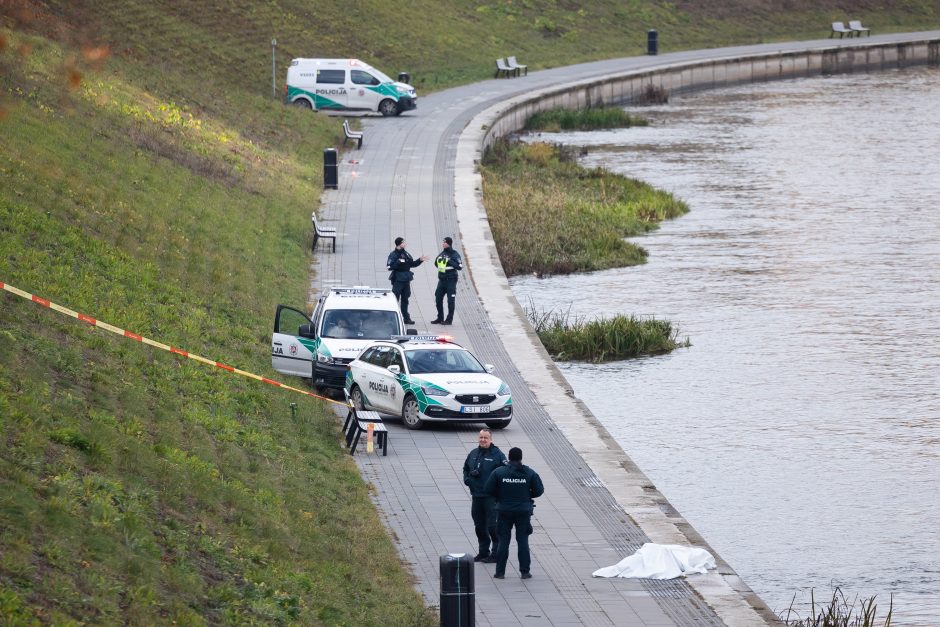 Neryje ugniagesiai rado nuskendusį žmogų: įtariama, kad tai – dingęs paauglys