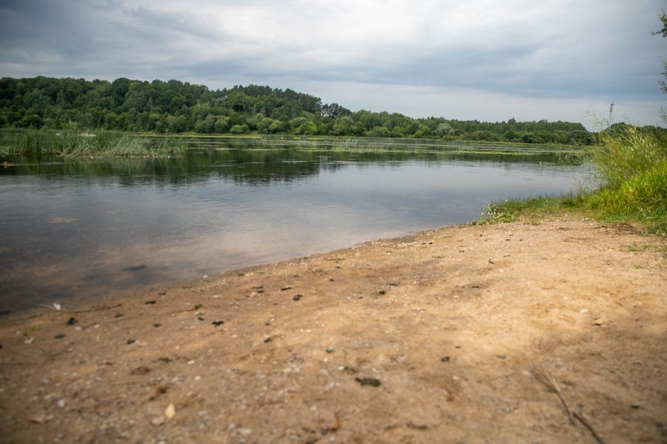 Užsimota gilinti Nemuno vagą: Kuršių mariose plaukios keleiviniai laivai ir krovininės baržos