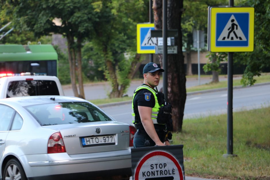 5 prom. įpūtęs BMW vairuotojas teisinosi: išgėriau tik alaus