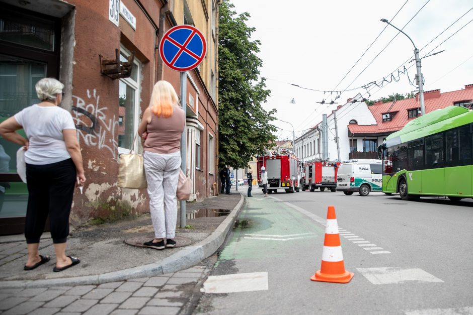 Nemuno gatvėje – stiprus dujų nuotėkis: buvo uždarytas eismas, teko evakuoti žmones