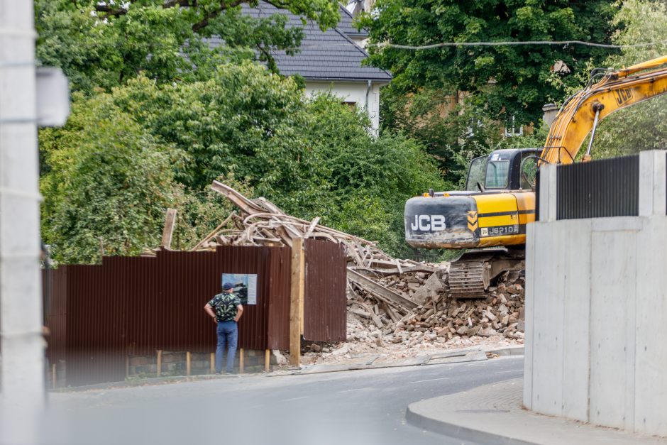 Nerimas Žaliakalnyje: iš nugriauto namo liko tik freska