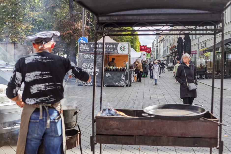 Laisvės alėją pripildė tradicinė Rudens mugė: šimtai prekybininkų siūlo atrasti kažką naujo