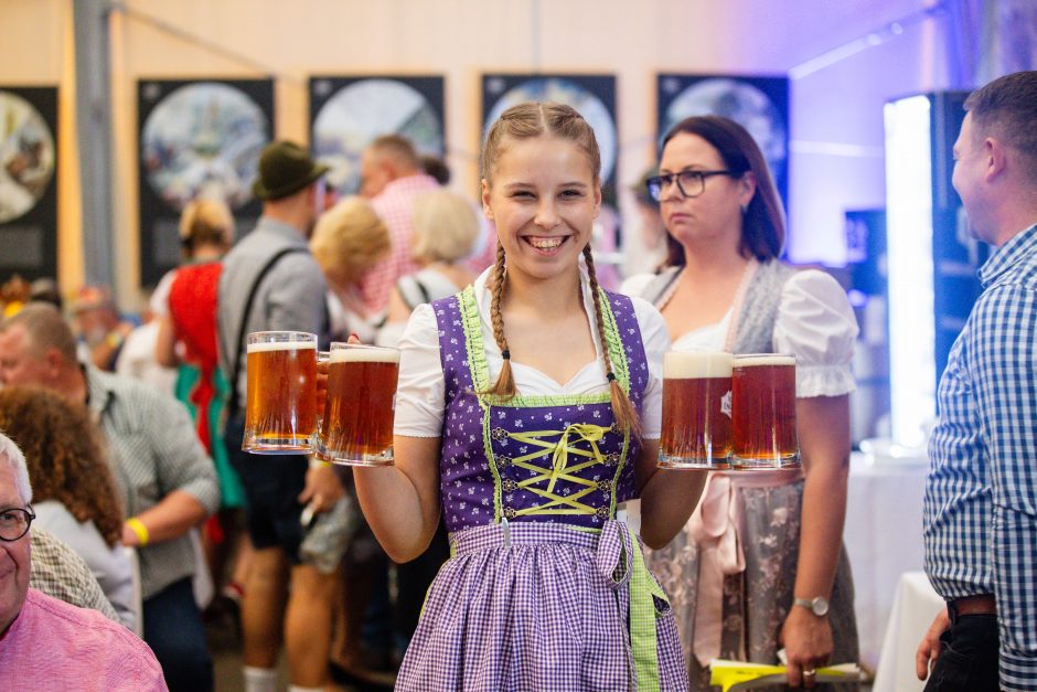 Praūžė „Volfas Engelman Oktoberfestas“: šventinis ritualas, bavariškos tradicijos ir princo vizitas