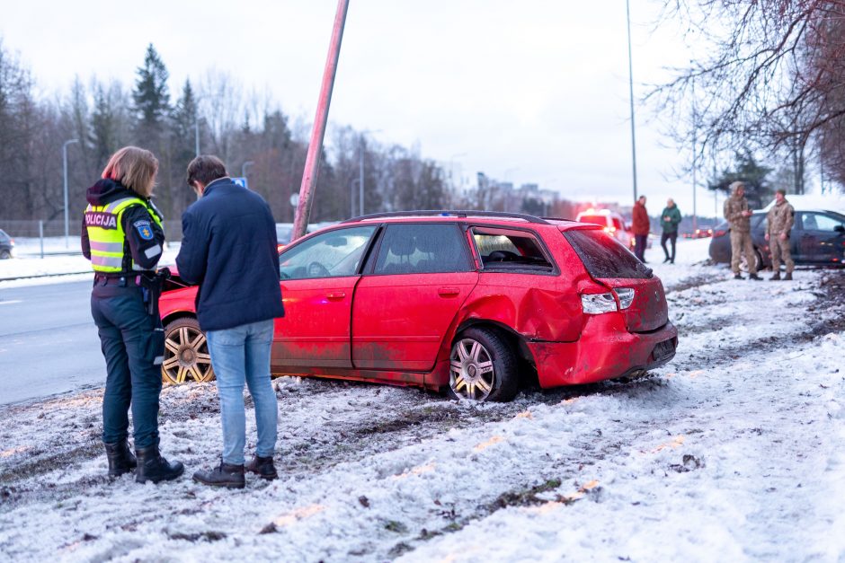 Patekote į masinę avariją: kada būtina kviesti policiją?