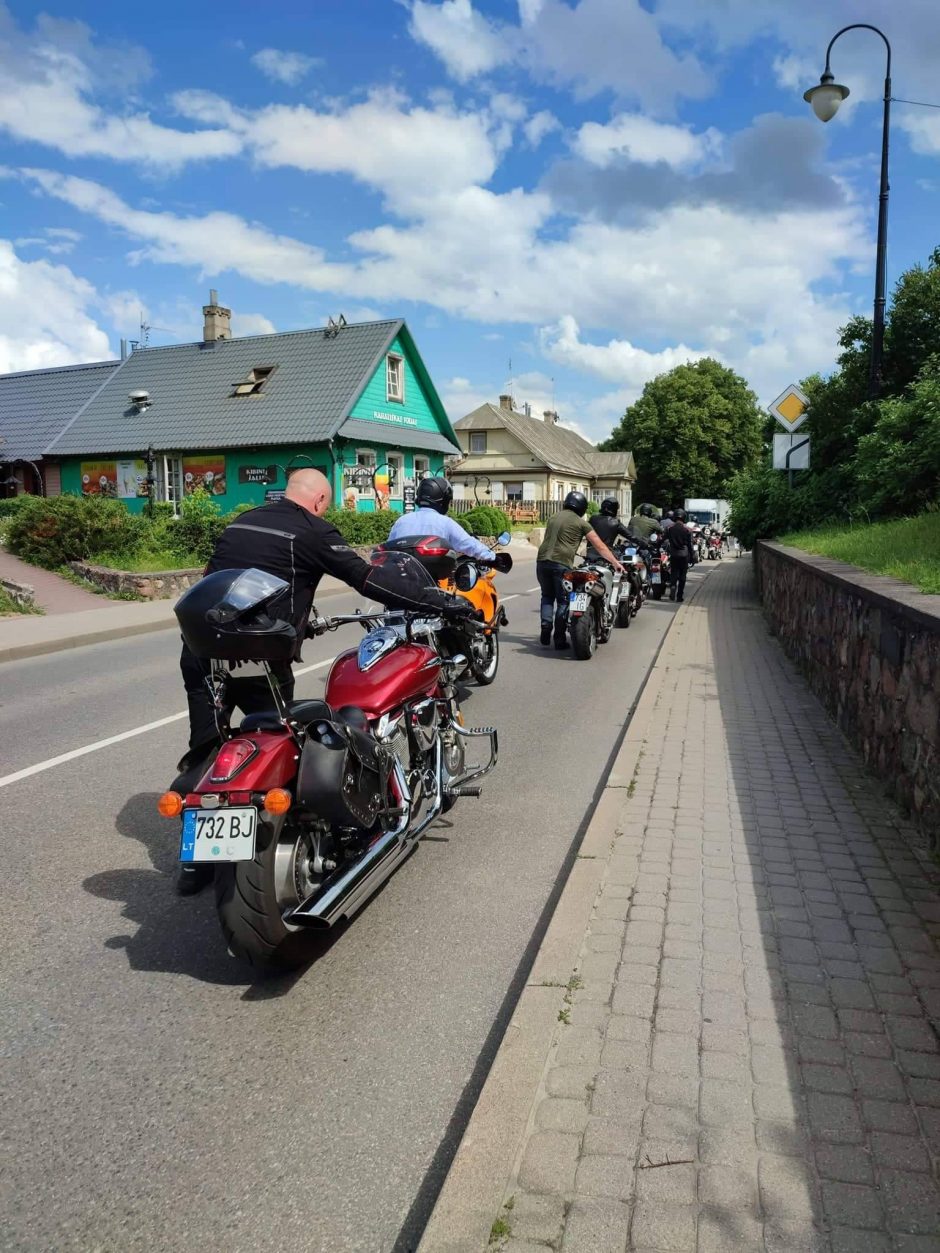 Eismas draudžiamas: rūpinimasis vietiniais ar antausis turistams?