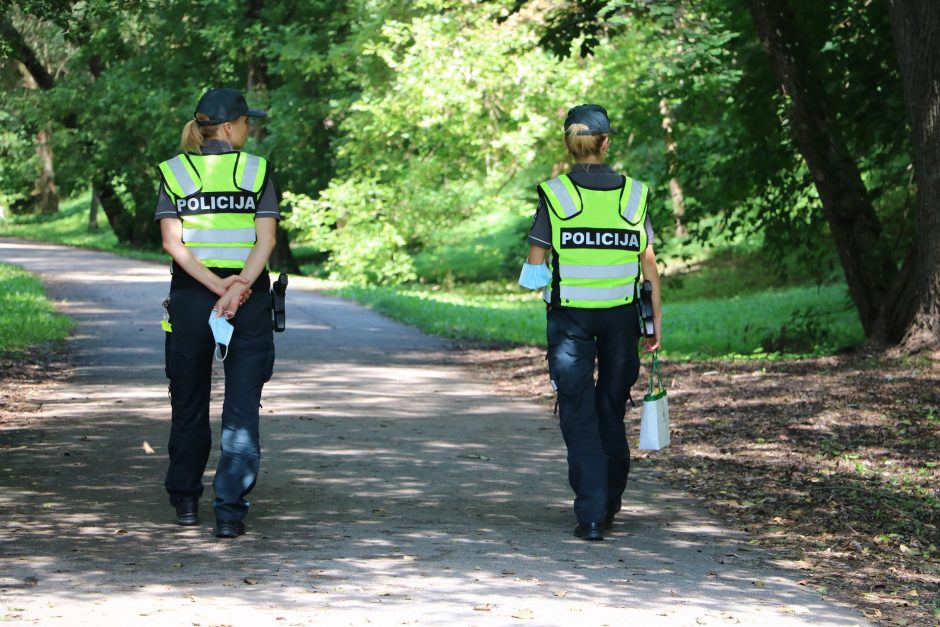 Policijos pareigūnai dviratininkams uždavė „namų darbų“