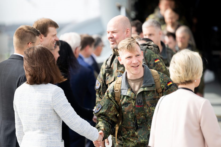 Berlynui pradedant dislokuoti brigadą, Lietuva pasirengusi priimti trečdalio karių šeimas 