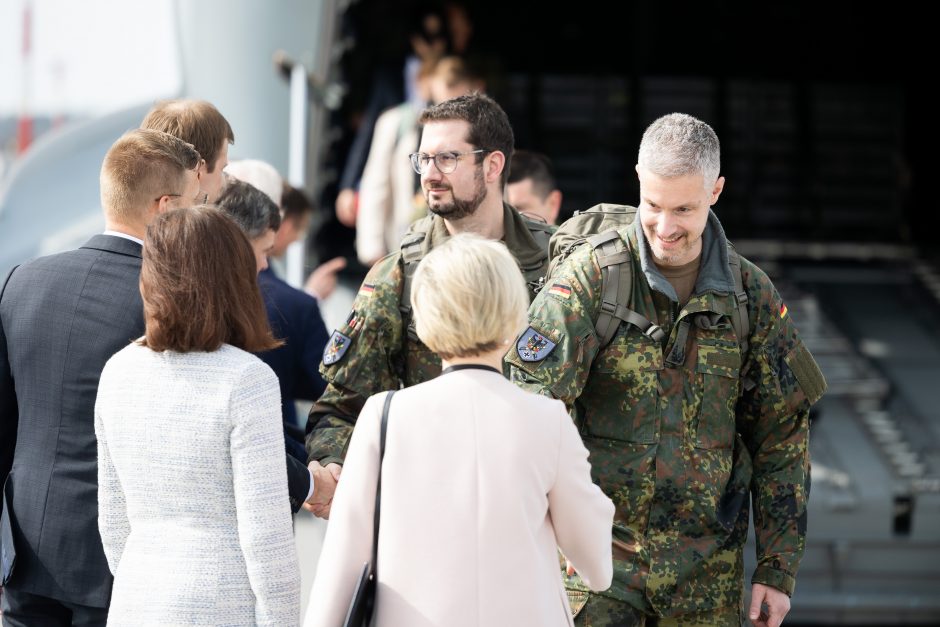 Berlynui pradedant dislokuoti brigadą, Lietuva pasirengusi priimti trečdalio karių šeimas 