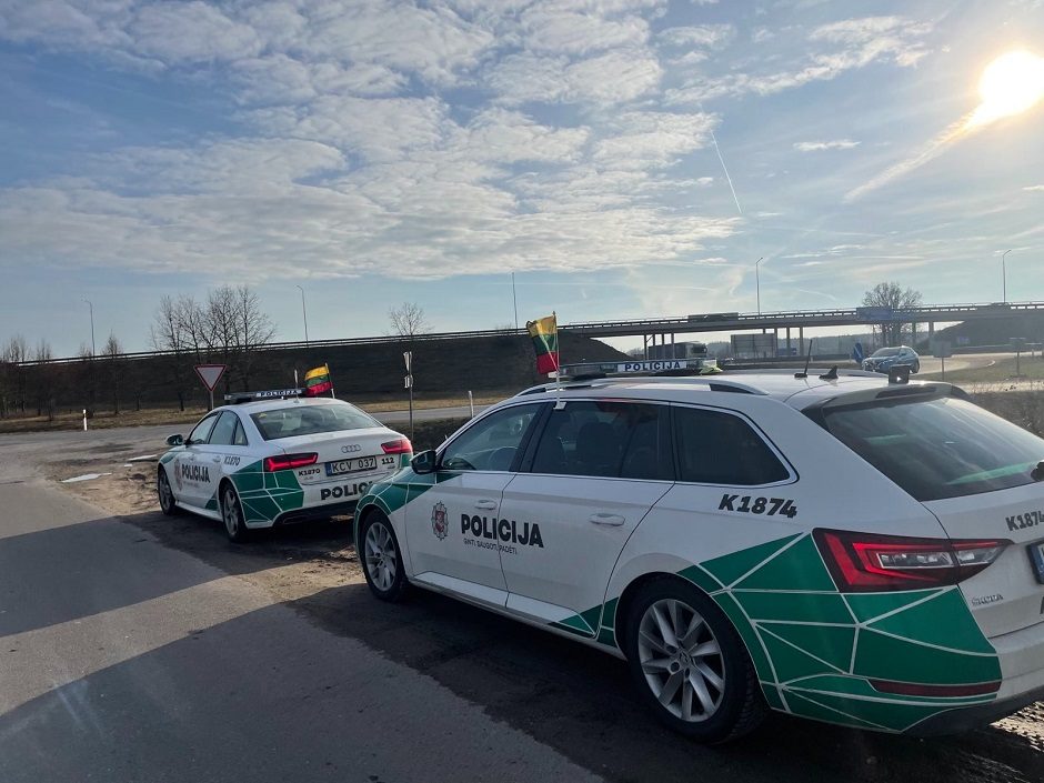 Meilės dieną per kaimą skriejo 130 km/val greičiu