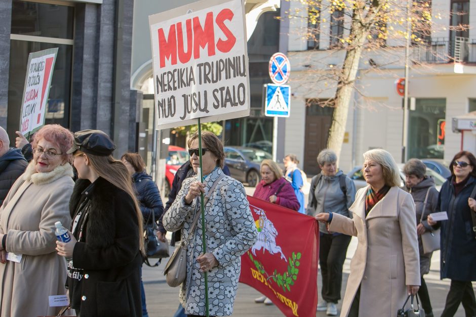 Kaune – reikalavimai mažinti skurdą: „Mums nereikia trupinių nuo jūsų stalo“