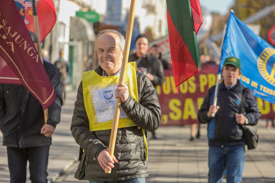 Kaune – reikalavimai mažinti skurdą: „Mums nereikia trupinių nuo jūsų stalo“