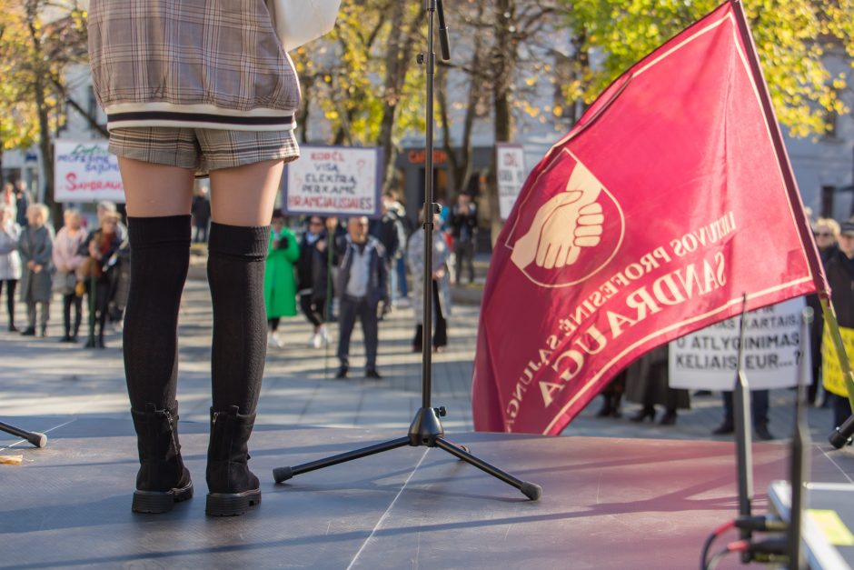 Kaune – reikalavimai mažinti skurdą: „Mums nereikia trupinių nuo jūsų stalo“