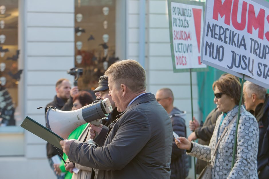 Kaune – reikalavimai mažinti skurdą: „Mums nereikia trupinių nuo jūsų stalo“